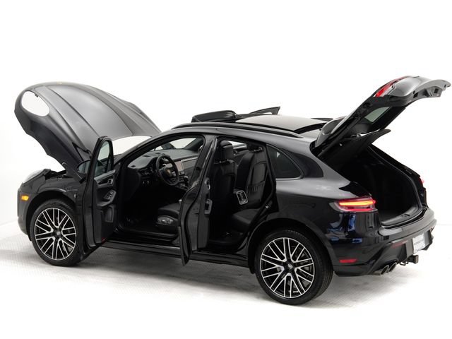 Certified 2025 Porsche Macan Turbo AWD/4WD image 36