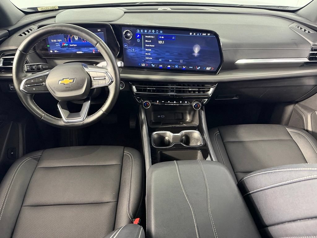 Used 2025 Chevrolet Traverse LT FWD image 13