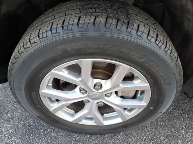 Used 2022 Jeep Grand Cherokee L Limited image 15