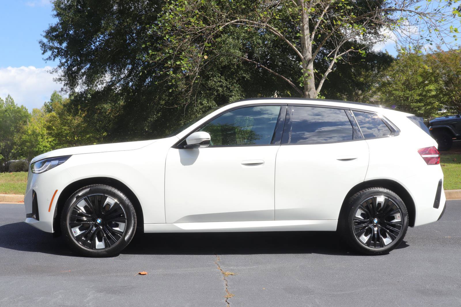 New 2026 BMW X3 xDrive30 w/ Premium Package image 3