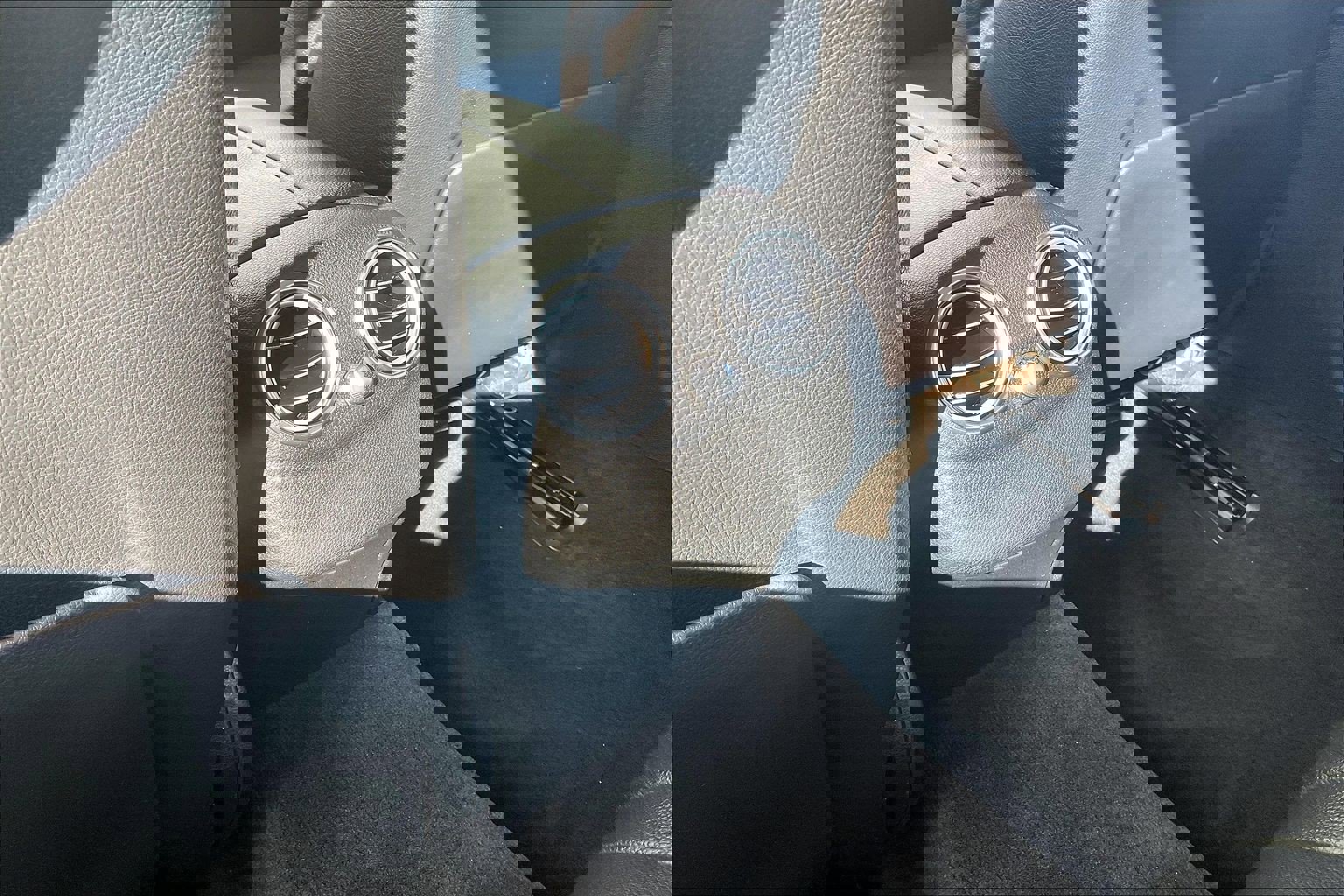 Used 2015 Mercedes-Benz C 300 4MATIC Sedan image 40