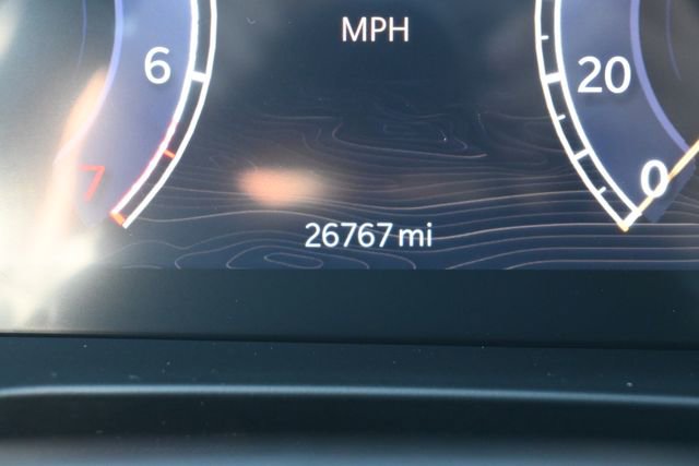 Used 2023 Jeep Grand Cherokee Limited image 16