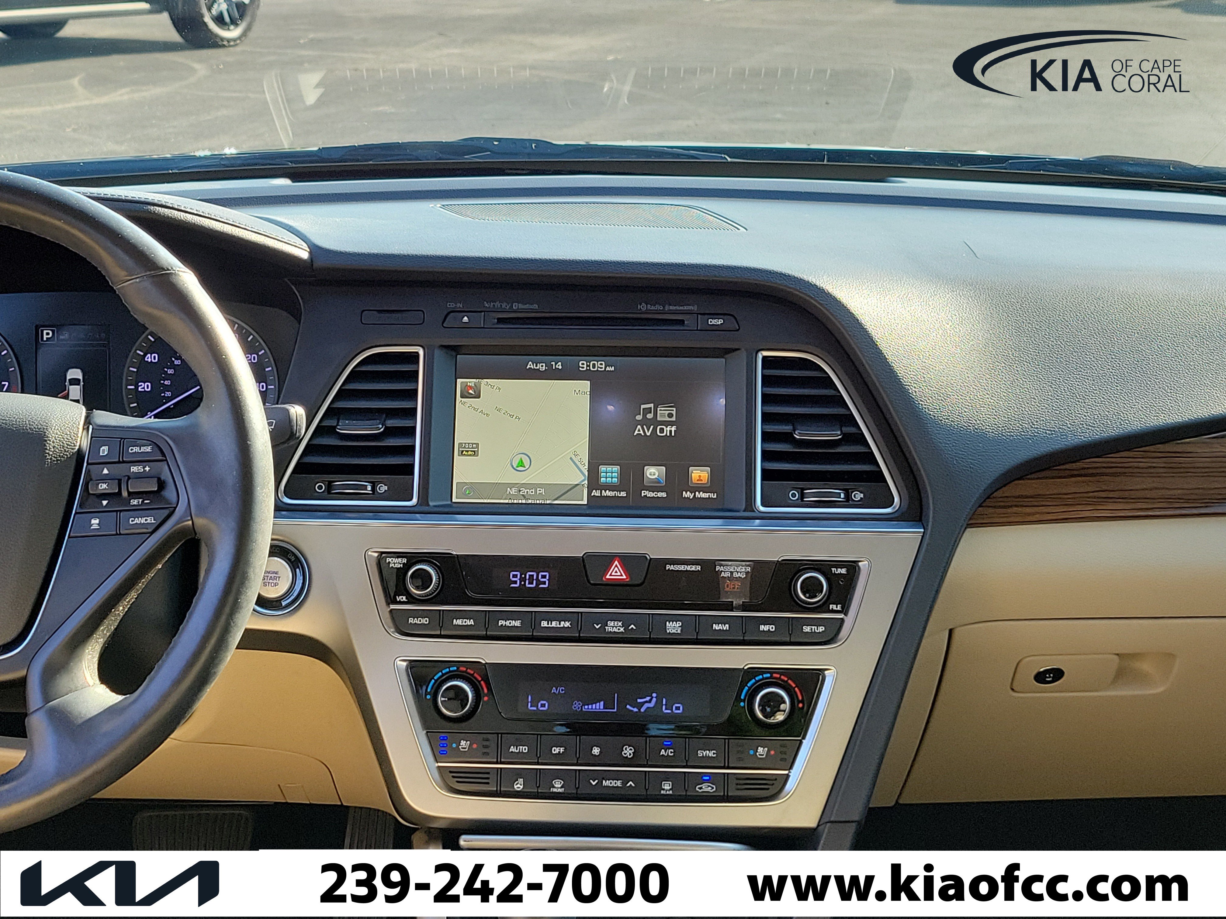 Used 2016 Hyundai Sonata Limited w/ Option Group 04 FWD image 18