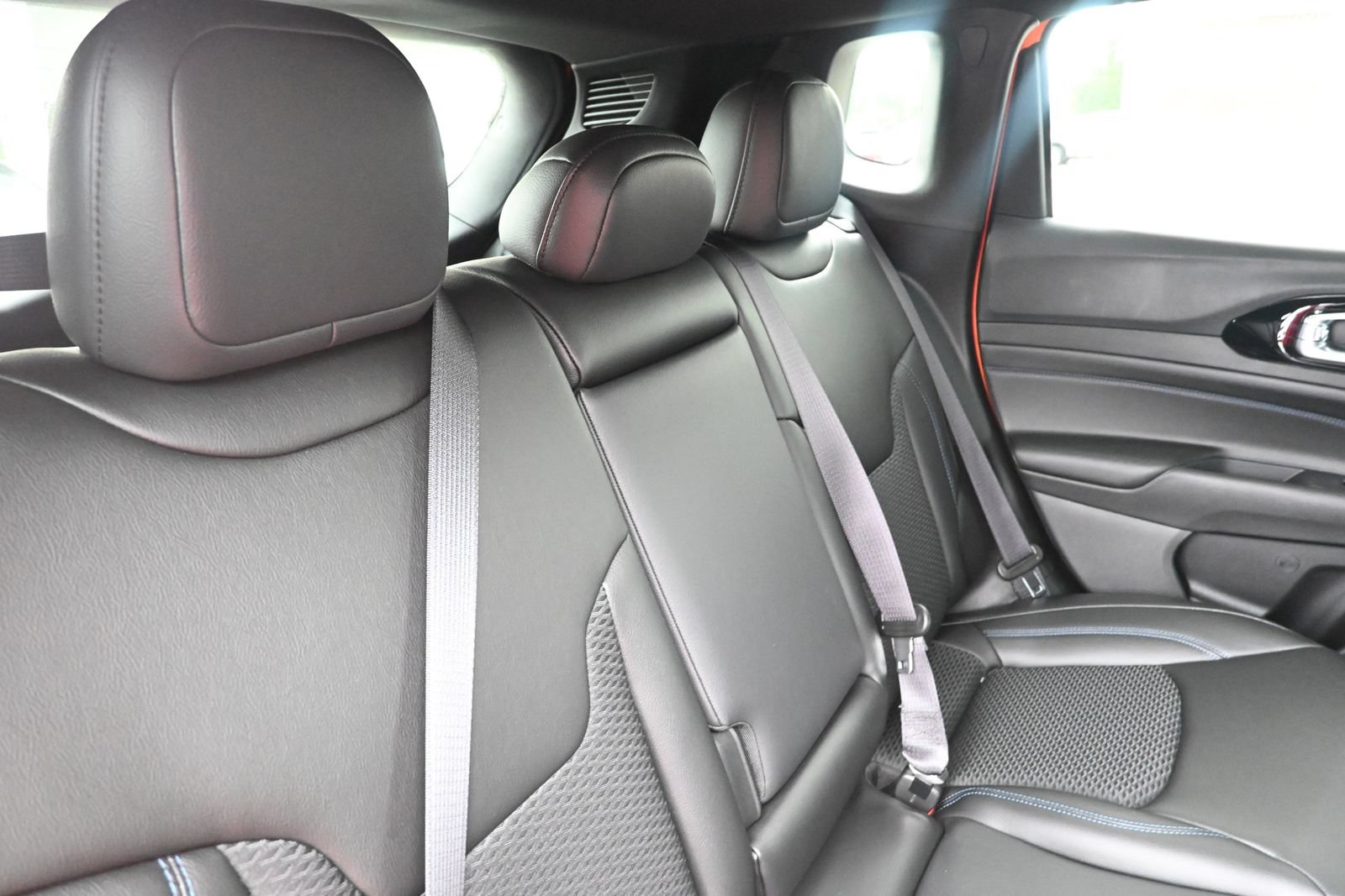 New 2026 Jeep Compass Latitude AWD/4WD image 29