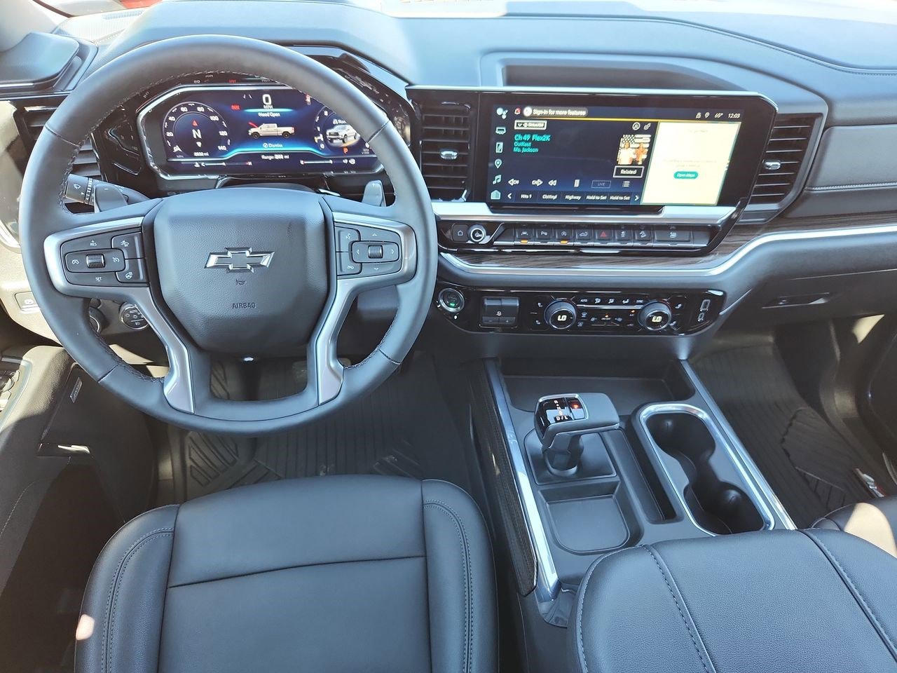 Used 2025 Chevrolet Silverado 1500 LT Trail Boss w/ Convenience Package II image 17