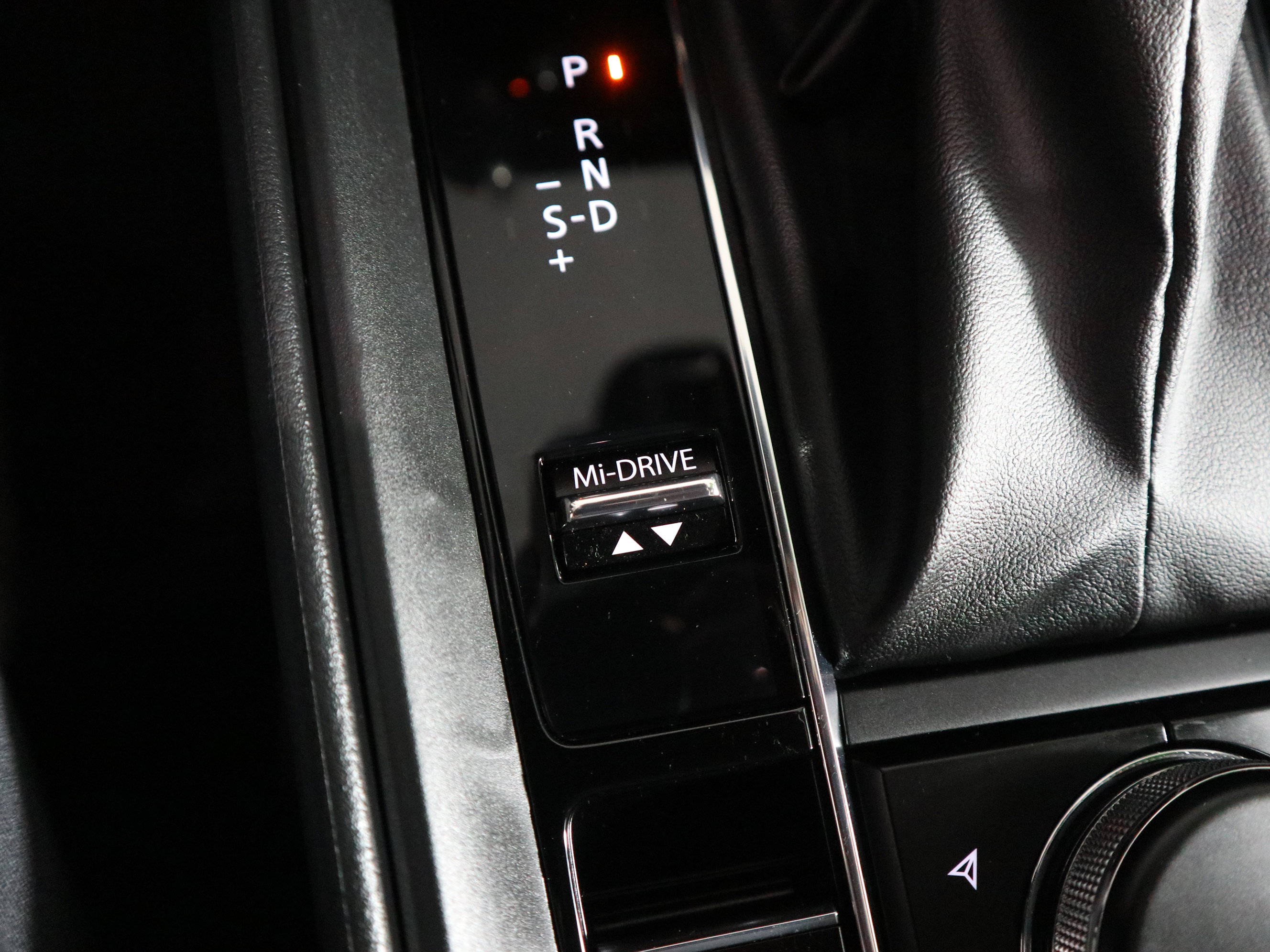 Certified 2025 MAZDA CX-50 2.5 Hybrid w/ Premium Plus Pkg image 32