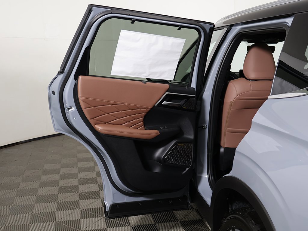 New 2025 Mitsubishi Outlander SEL image 27