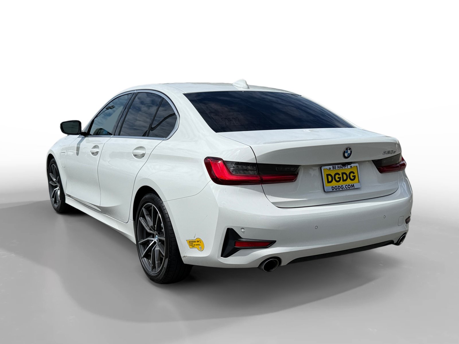 Used 2021 BMW 330e w/ Driving Assistance Package RWD image 3