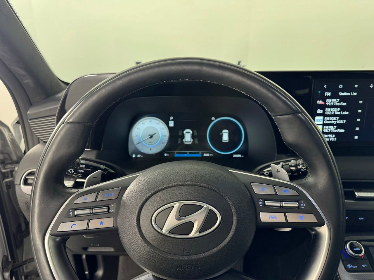 Used 2023 Hyundai Palisade Calligraphy image 22