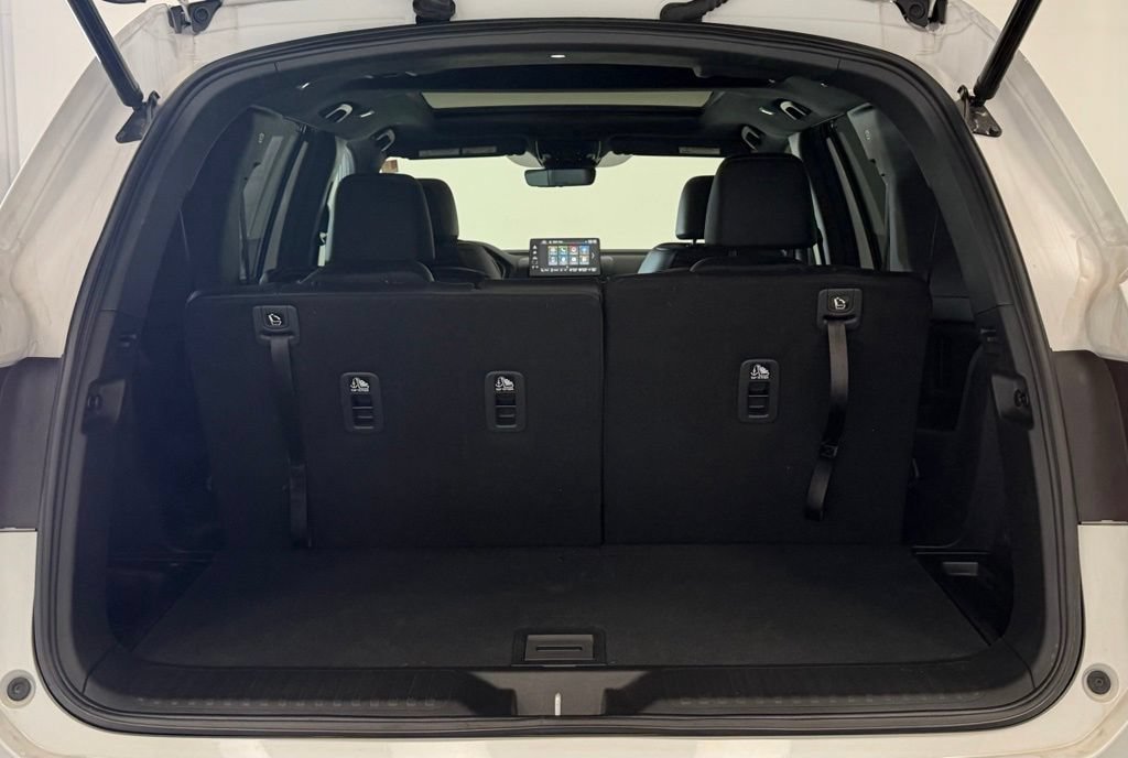 Used 2025 Honda Pilot Black Edition image 27