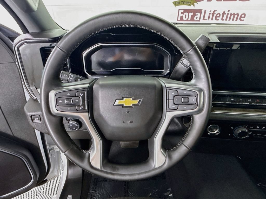 Used 2024 Chevrolet Silverado 1500 LT AWD/4WD image 19