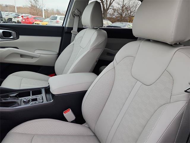 New 2026 Kia Sorento S AWD/4WD image 13