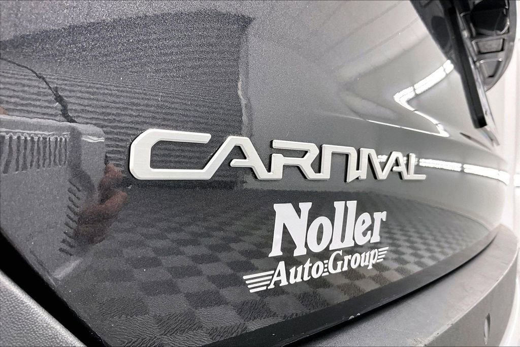 Used 2025 Kia Carnival image 8