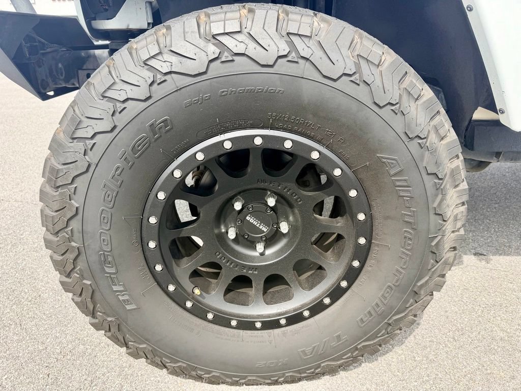 Used 2015 Jeep Wrangler Sahara w/ Connectivity Group AWD/4WD image 11