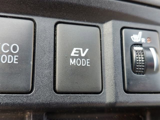 Used 2017 Toyota Camry XLE w/ Moonroof Package image 35