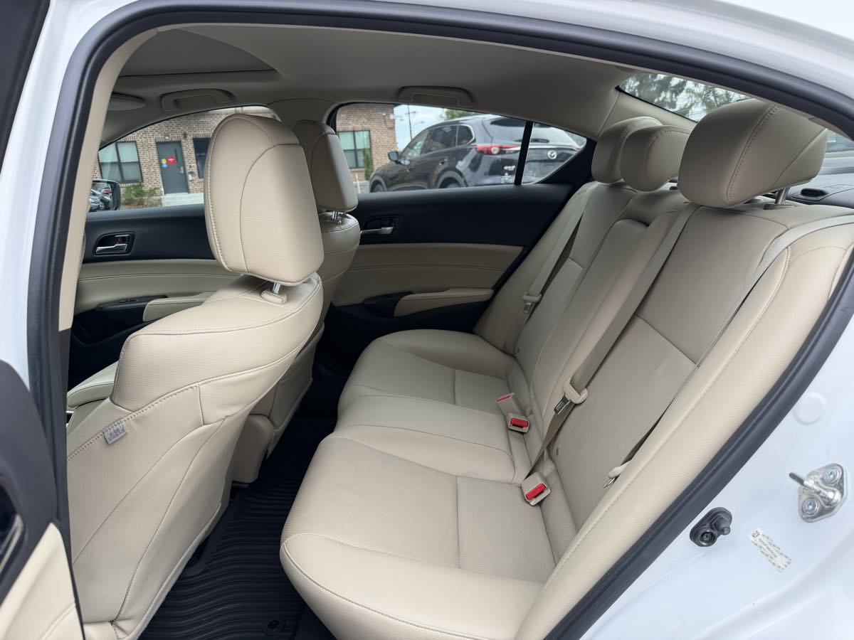 Used 2017 Acura ILX FWD image 12