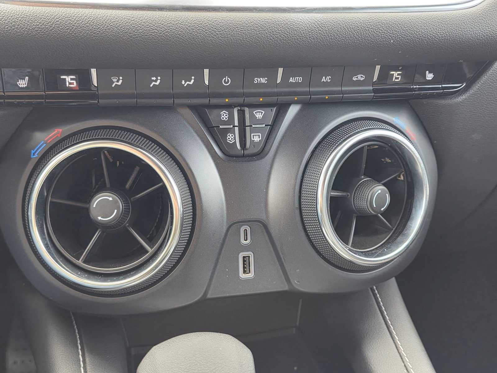 Used 2025 Chevrolet Blazer LT AWD/4WD image 28
