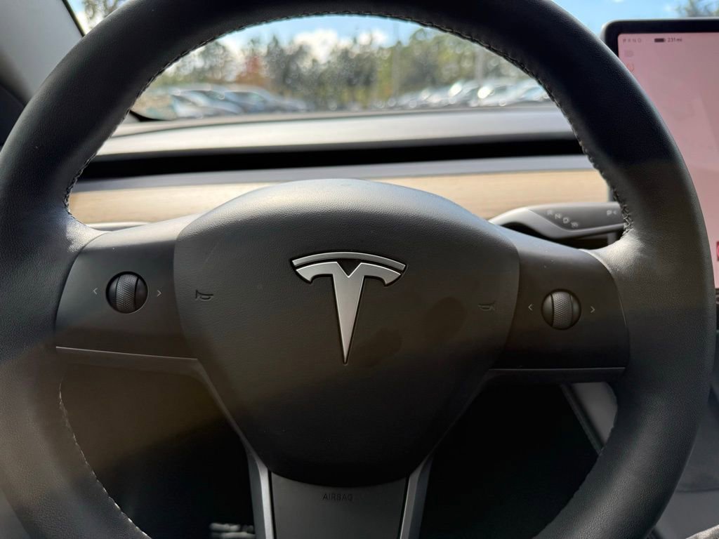 Used 2023 Tesla Model 3 Standard Range image 17