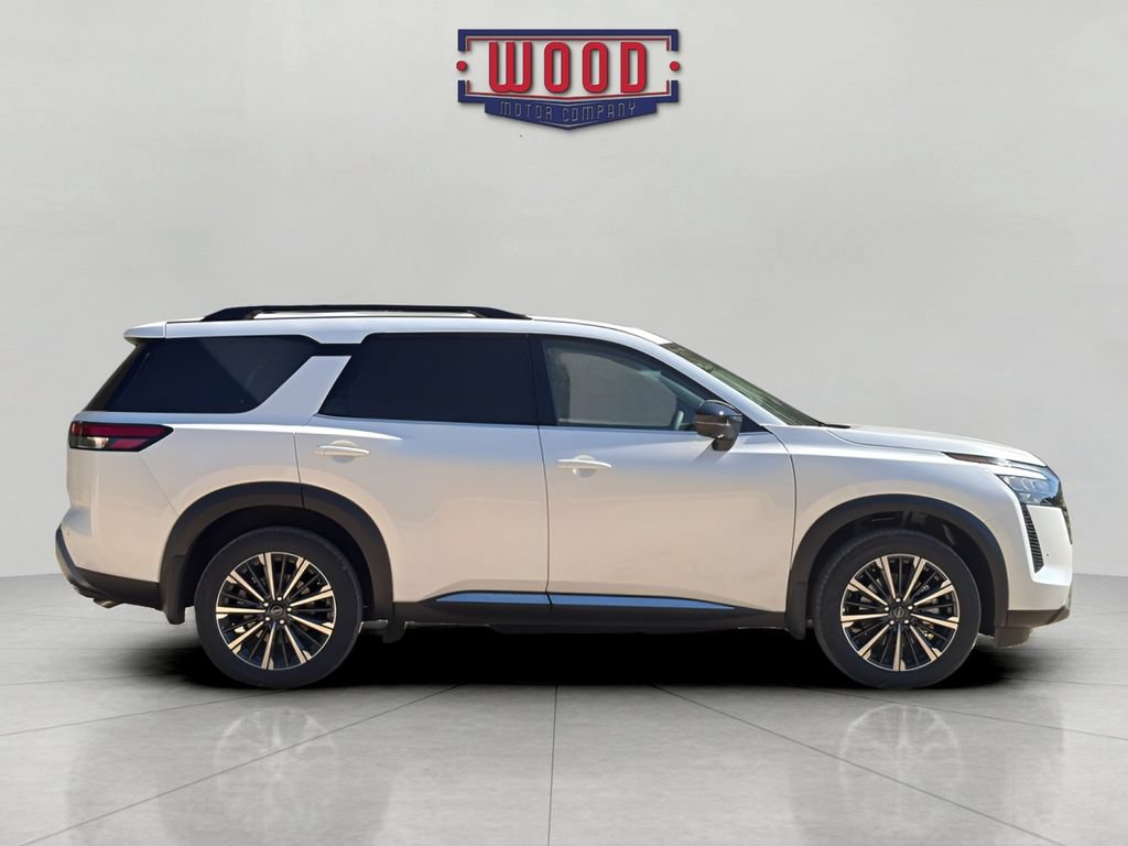 New 2026 Nissan Pathfinder Platinum AWD/4WD image 2