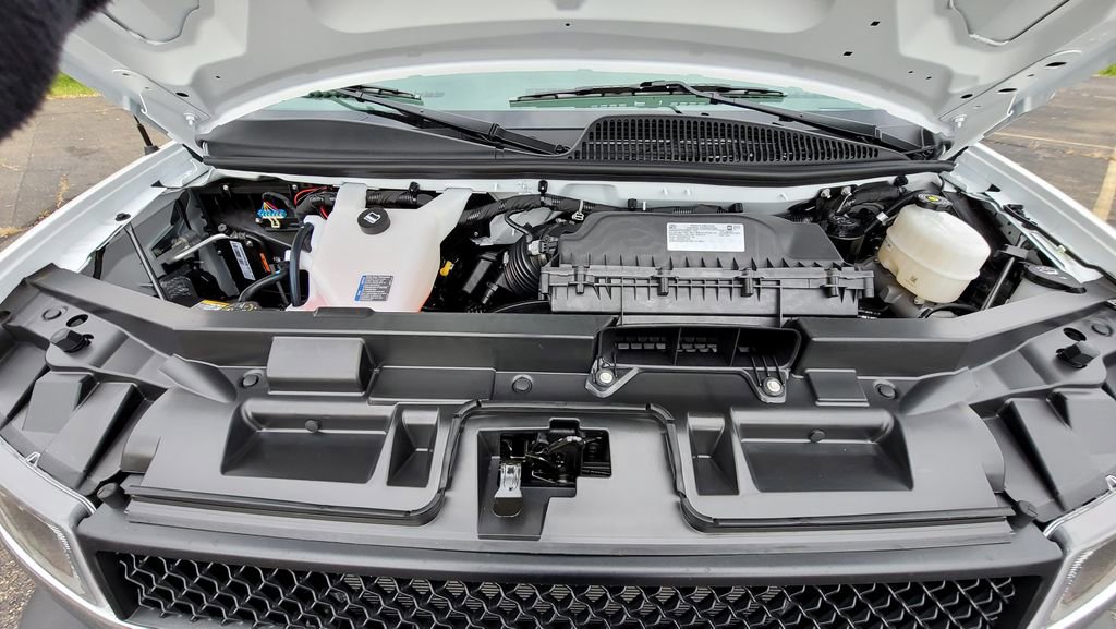 New 2025 Chevrolet Express 2500 Extended image 18