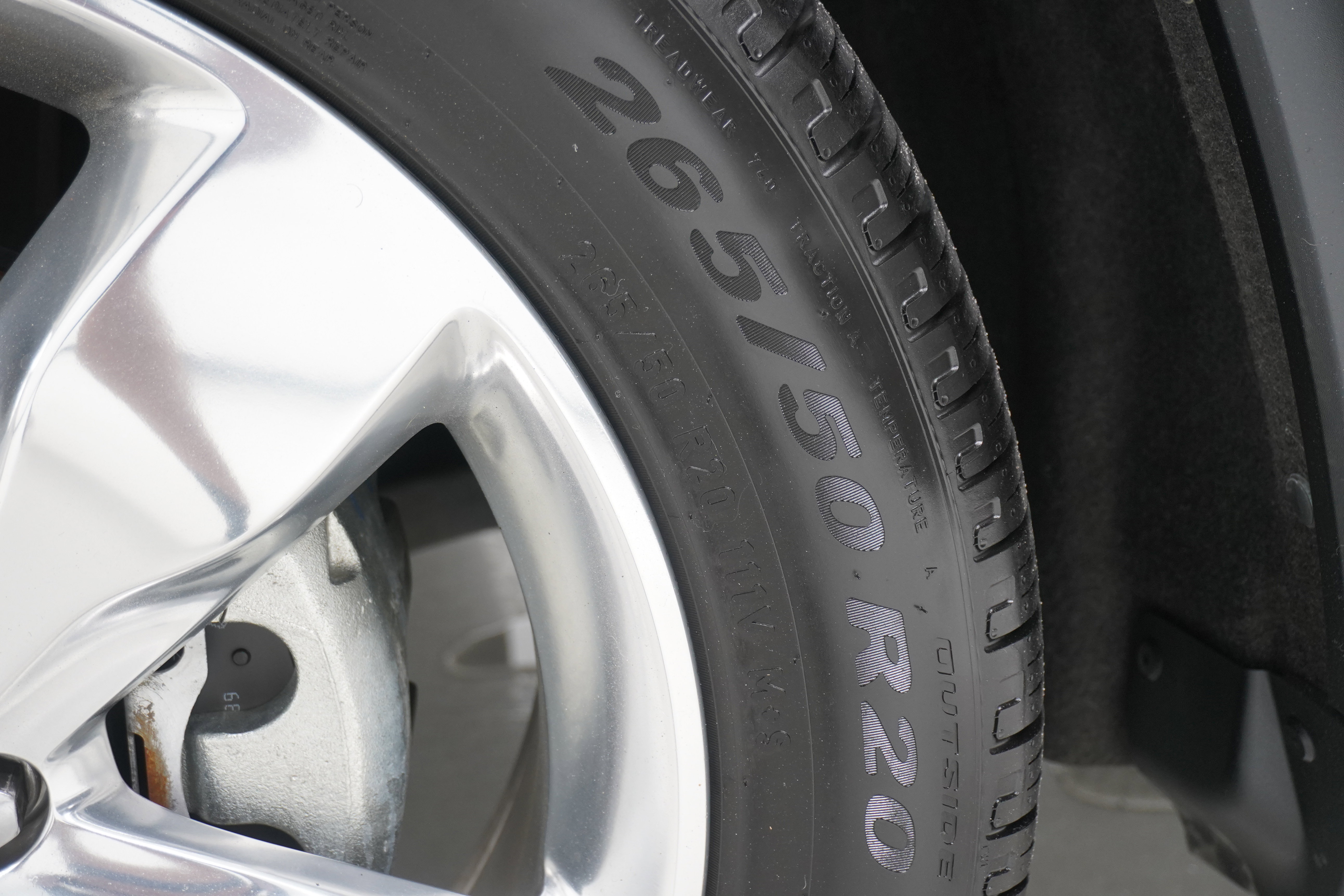 Used 2013 Jeep Grand Cherokee Overland Summit image 28