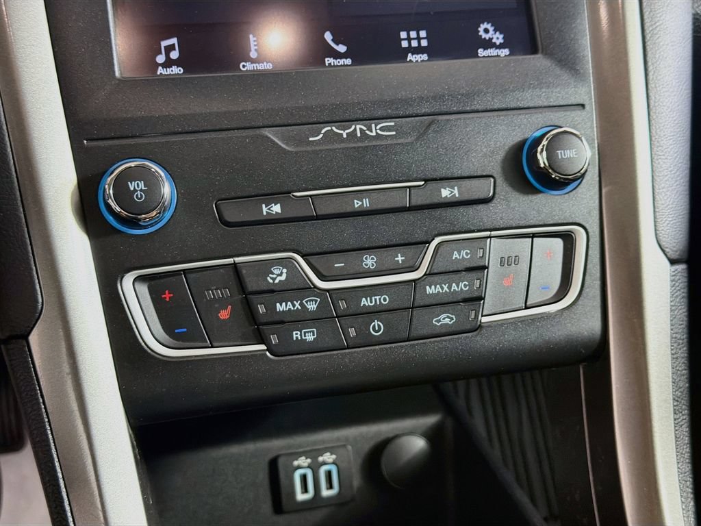 Used 2019 Ford Fusion SE AWD/4WD image 17