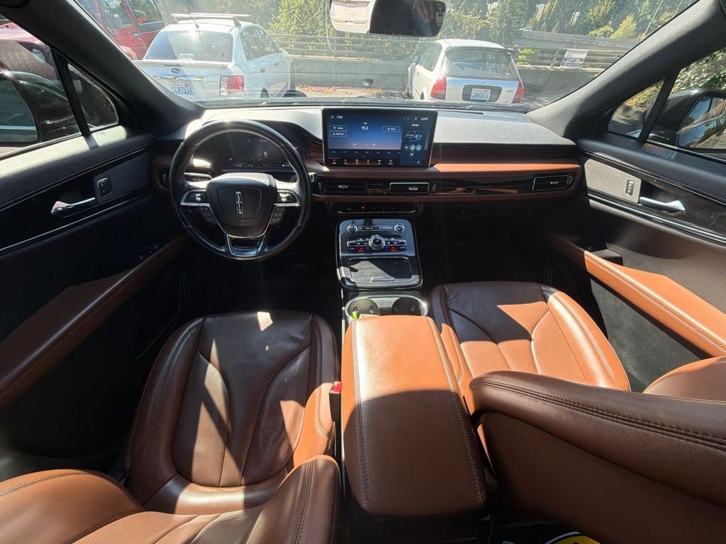 Used 2022 Lincoln Nautilus Reserve AWD/4WD image 4