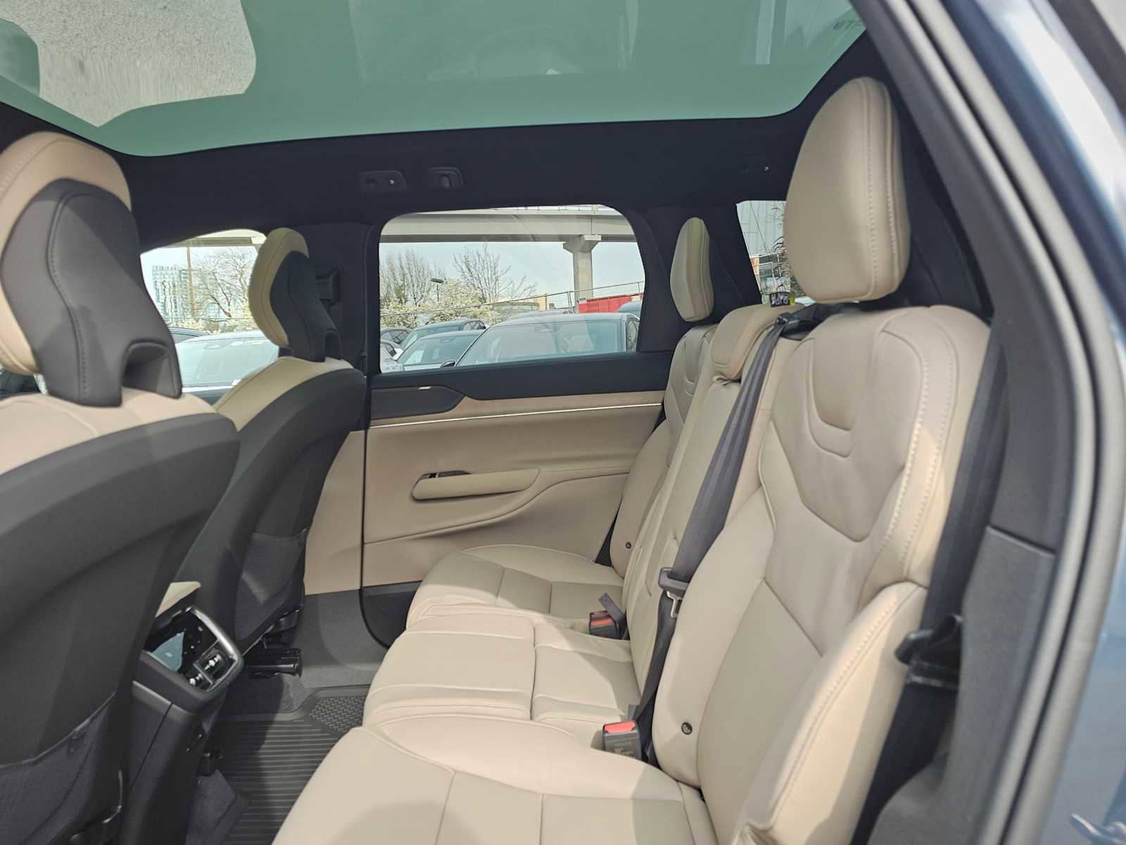 New 2026 Volvo EX90 Ultra image 19