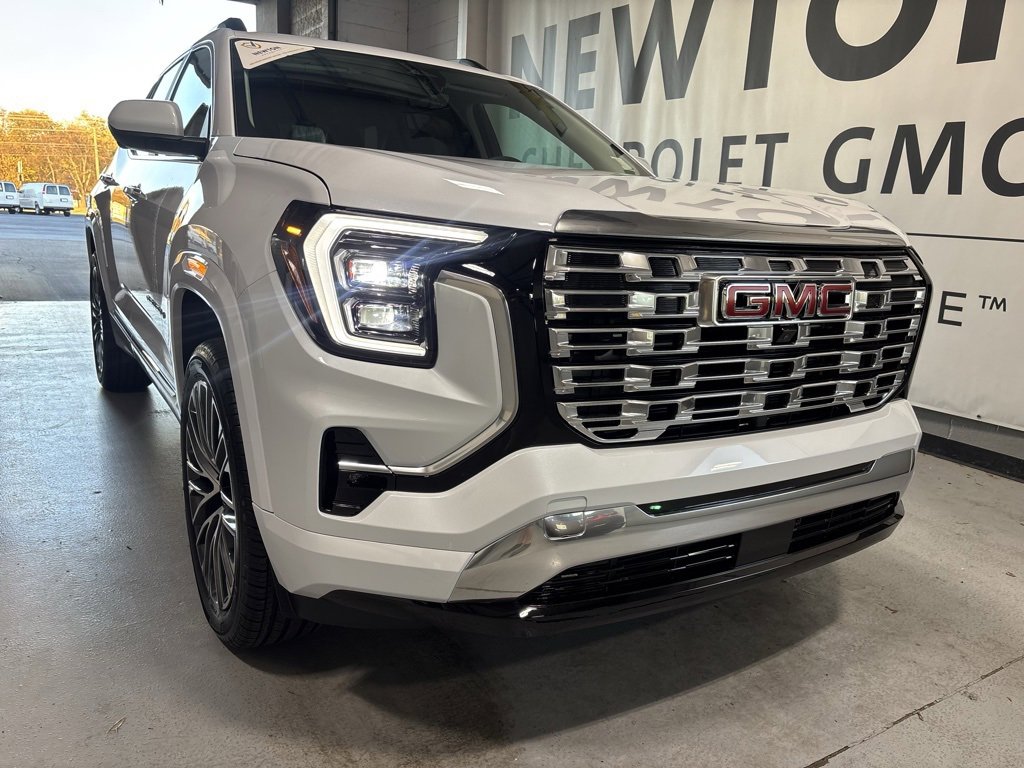 New 2026 GMC Terrain Denali w/ LPO, Floor Liner Package image 35