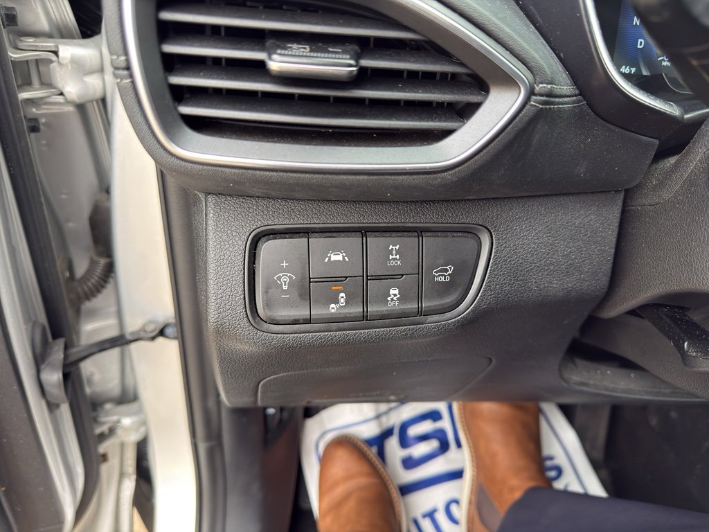 Used 2019 Hyundai Santa Fe Limited w/ Cargo Package image 24