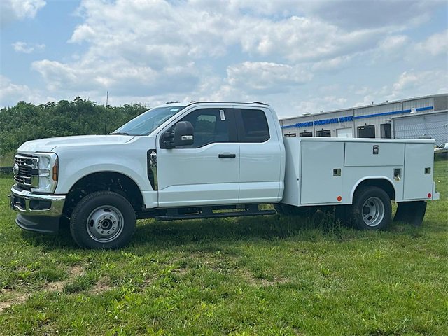 New 2025 Ford F350 XL w/ XL Chrome Package image 8