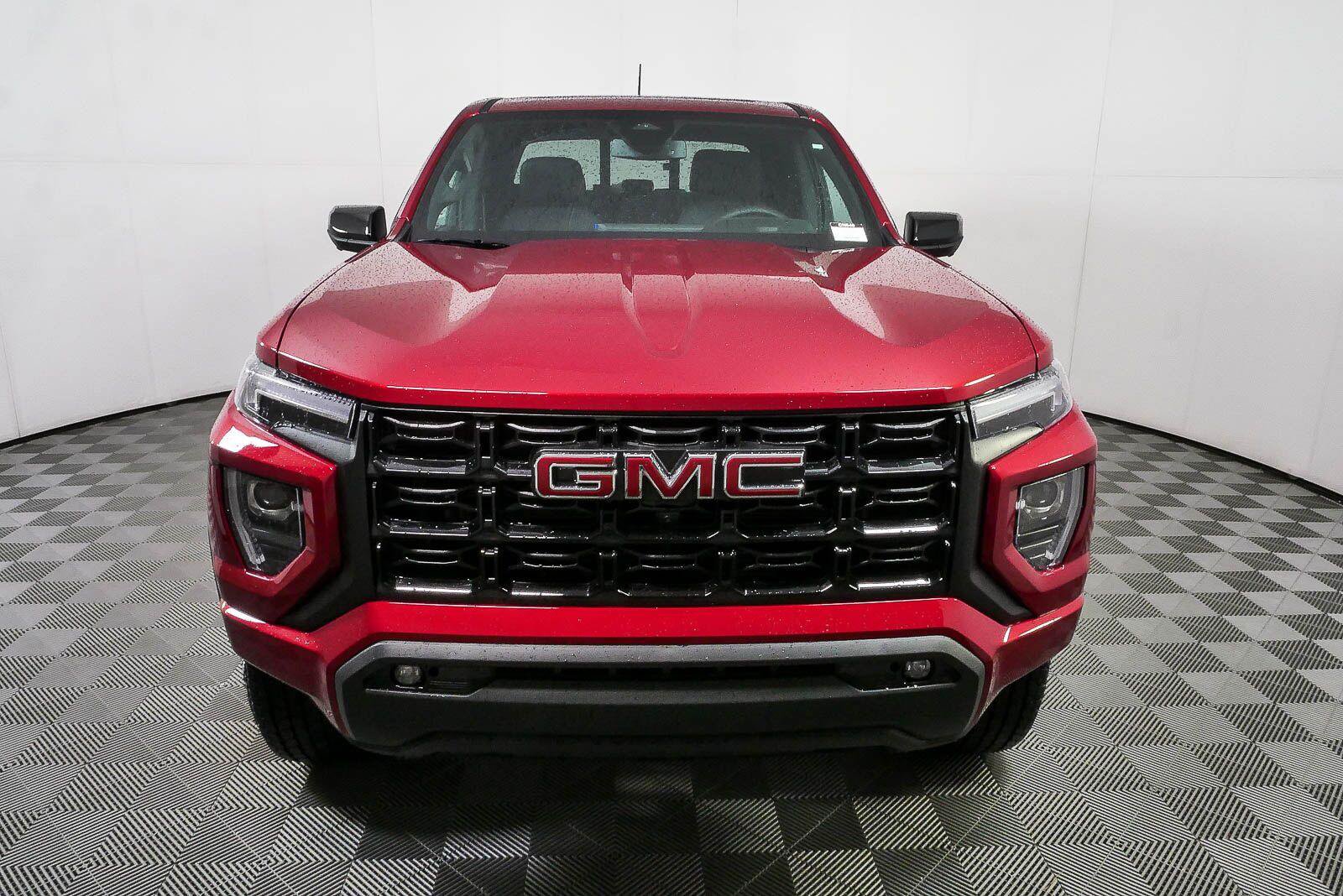 New 2026 GMC Canyon Elevation w/ Convenience Package RWD image 32