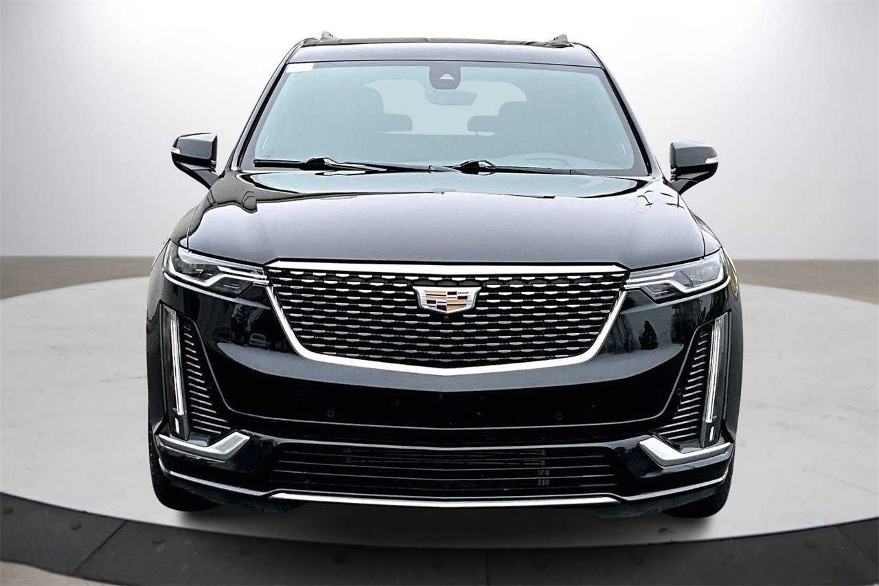 Used 2022 Cadillac XT6 Premium Luxury w/ Technology Package image 3