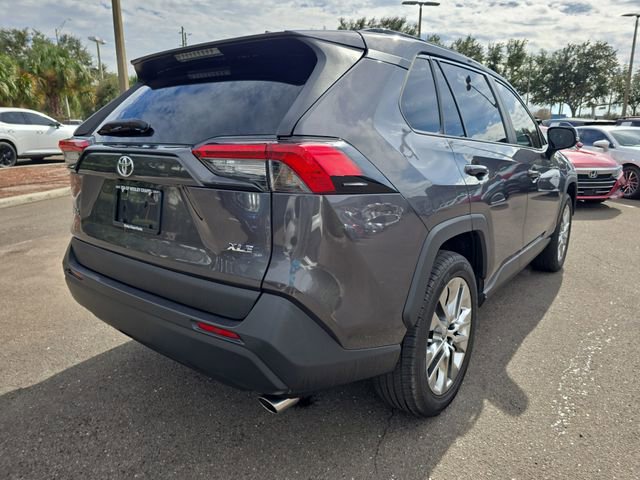 Used 2021 Toyota RAV4 XLE Premium image 8