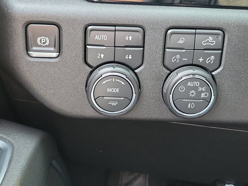 Used 2026 Chevrolet Silverado 2500 LT w/ All Star Edition AWD/4WD image 15