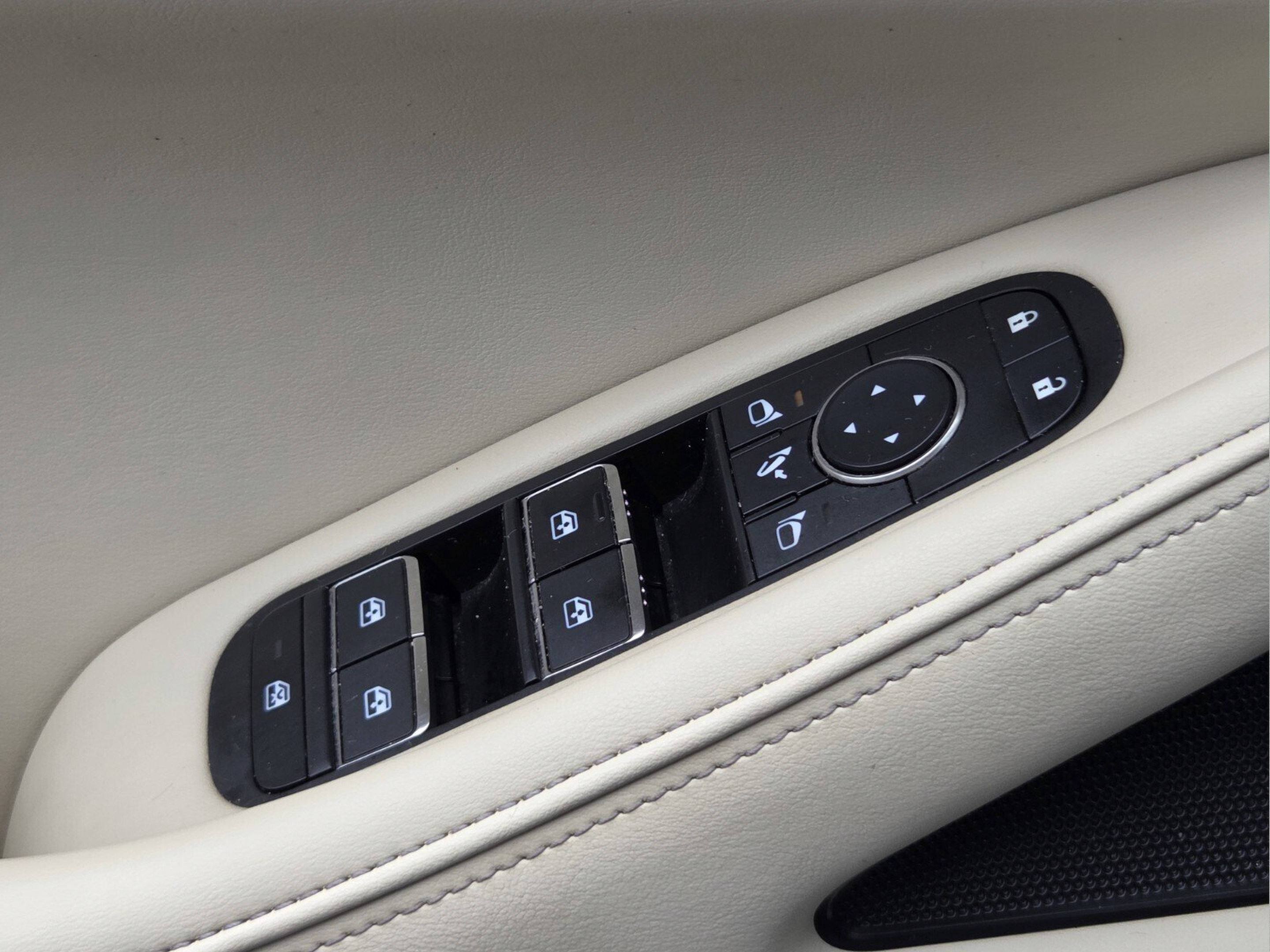 Used 2024 INFINITI QX60 Luxe FWD image 28