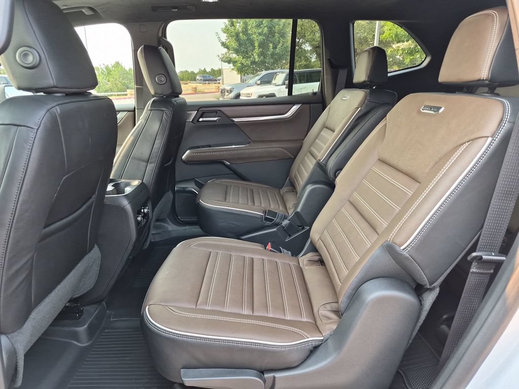 New 2027 GMC Acadia Denali Ultimate w/ LPO, Floor Liner Package FWD image 35