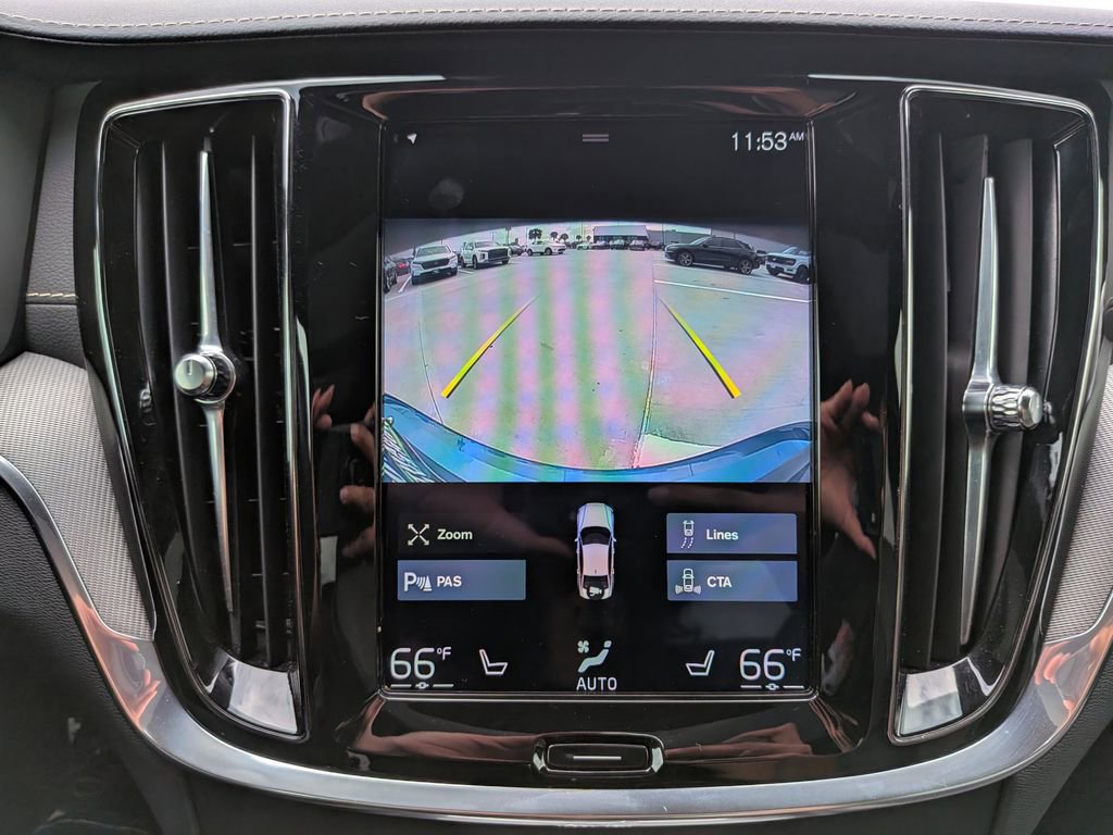 Used 2020 Volvo S60 T6 R-Design image 23