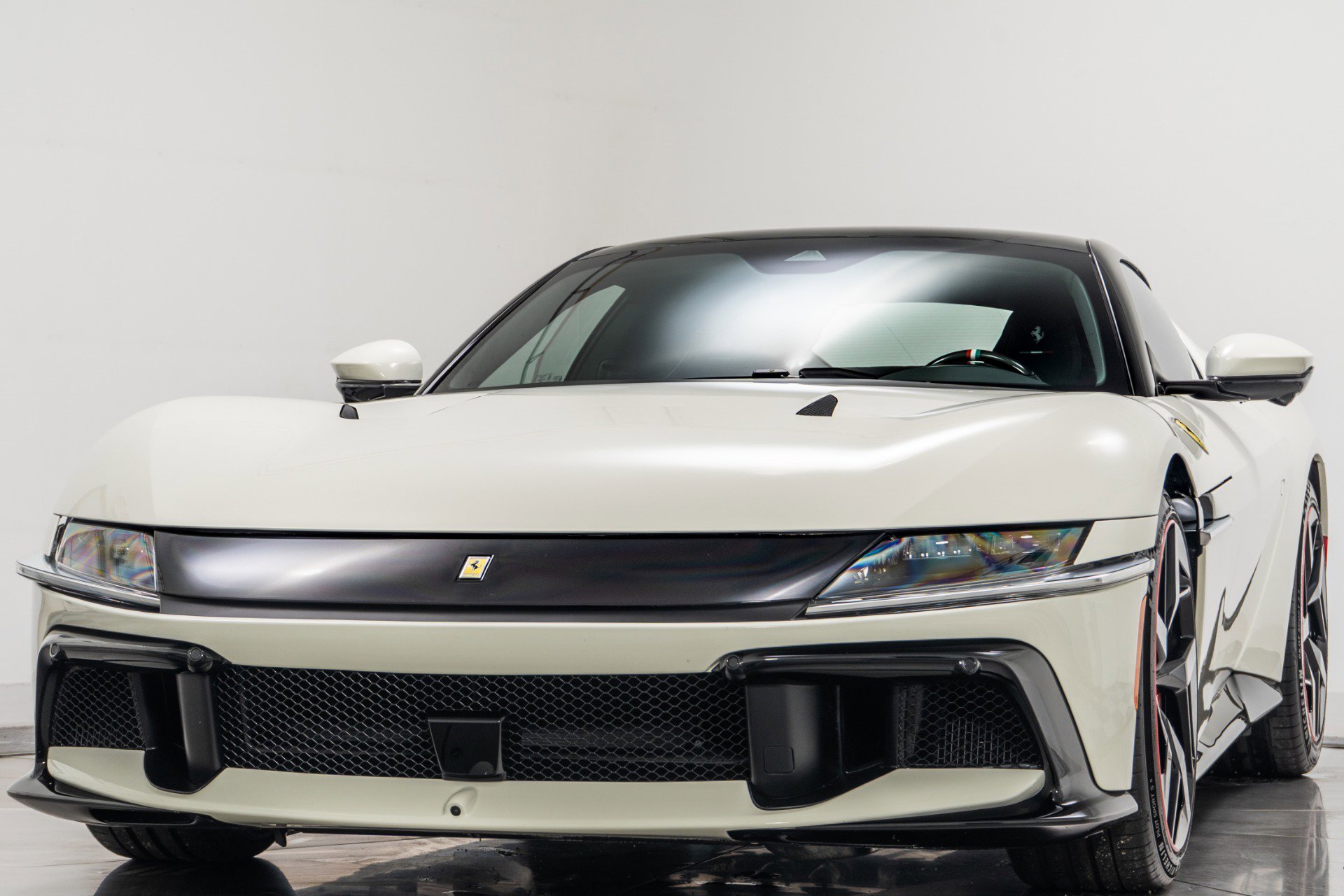 Used 2025 Ferrari 12Cilindri image 5