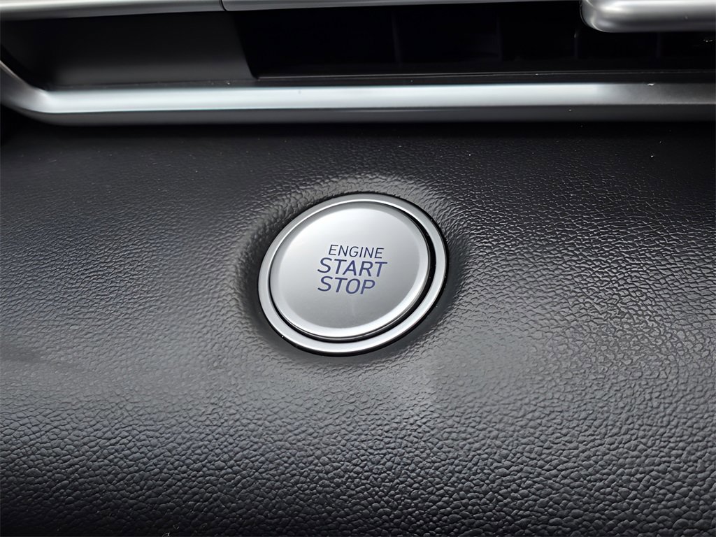 Used 2023 Hyundai Elantra SEL image 28