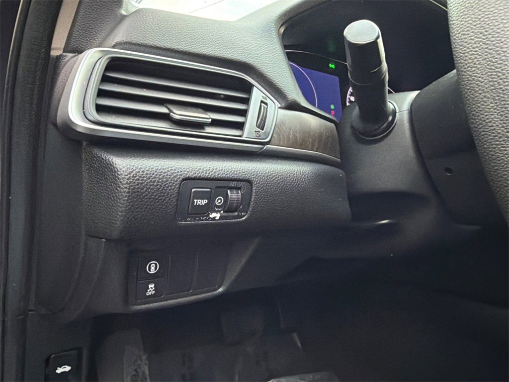 Used 2020 Honda Accord EX image 32