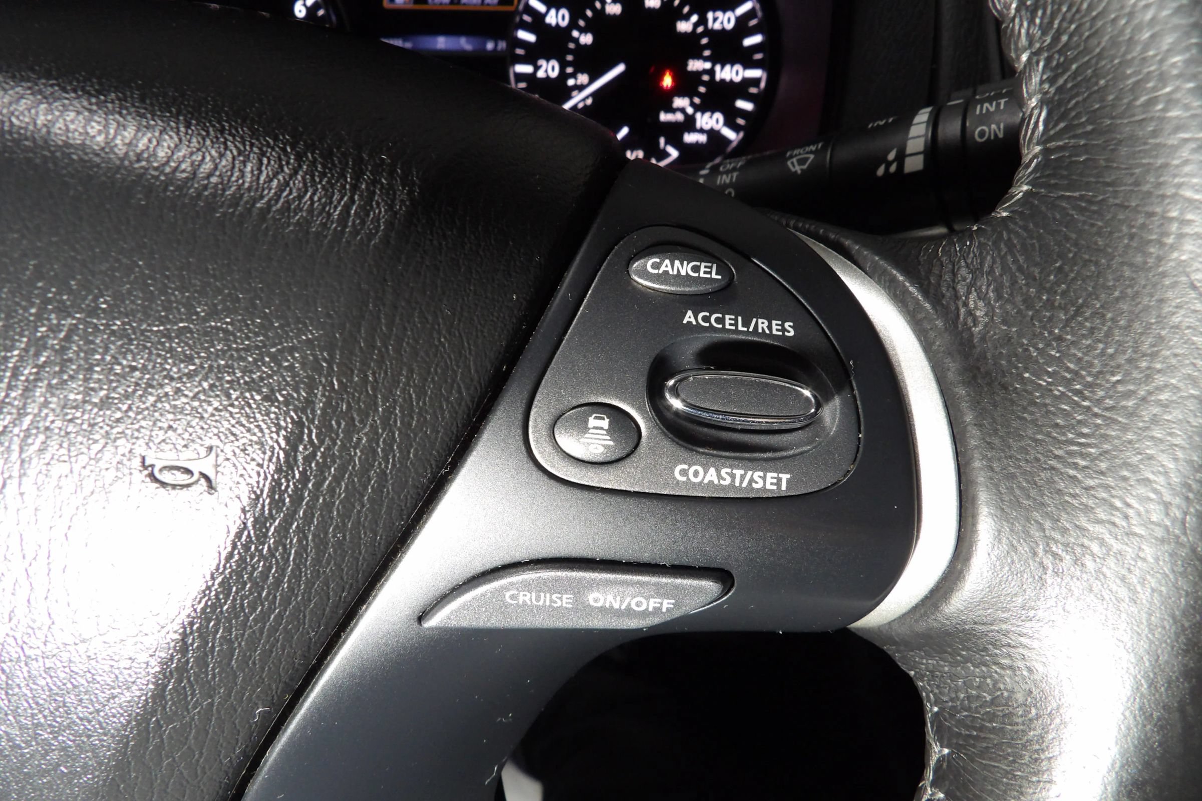 Used 2019 Nissan Pathfinder SV FWD image 18