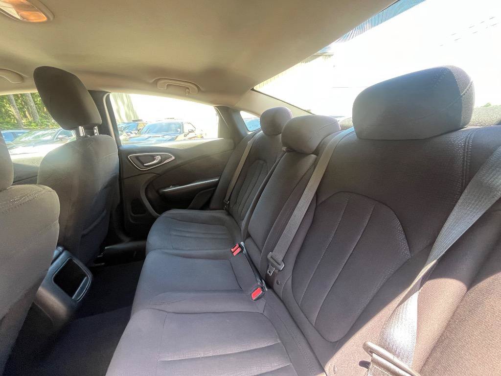 Used 2015 Chrysler 200 Limited FWD image 22