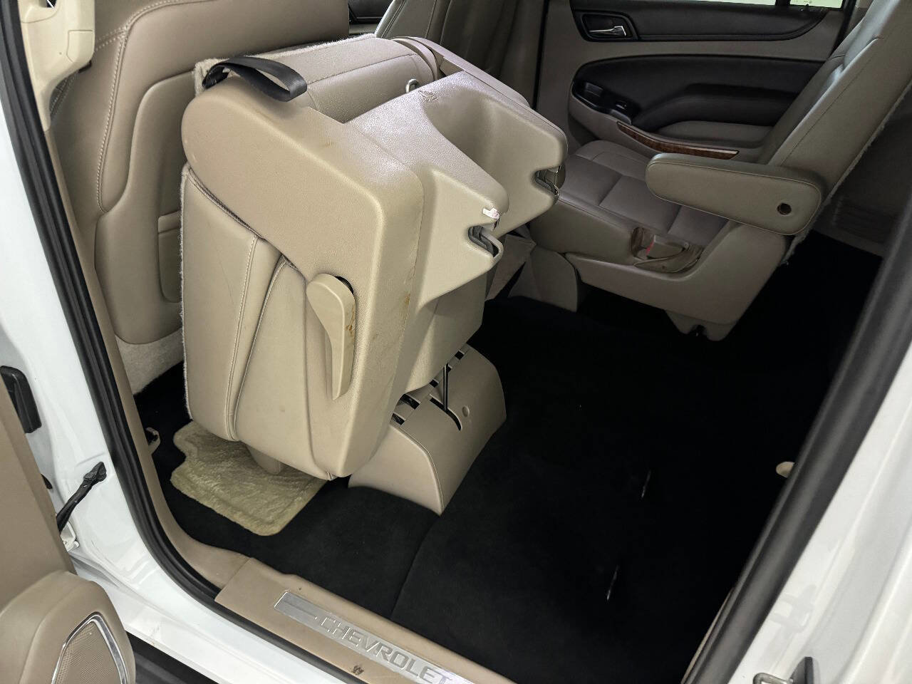 Used 2015 Chevrolet Suburban LTZ image 31