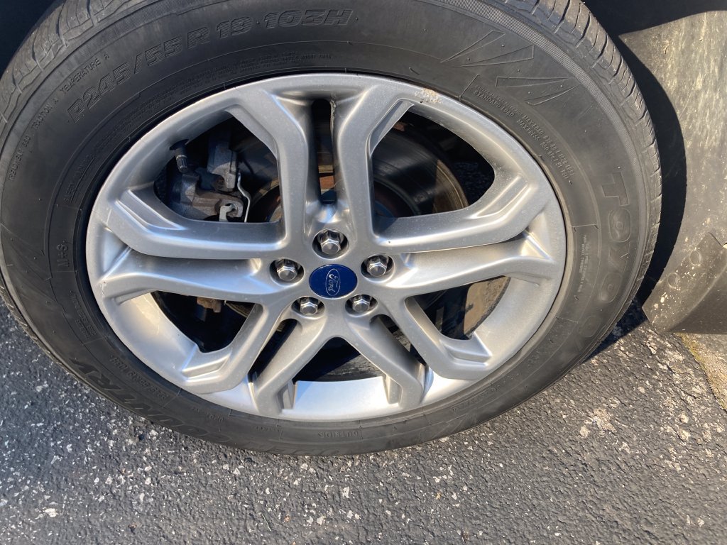 Used 2018 Ford Edge Titanium w/ Equipment Group 301A AWD/4WD image 34