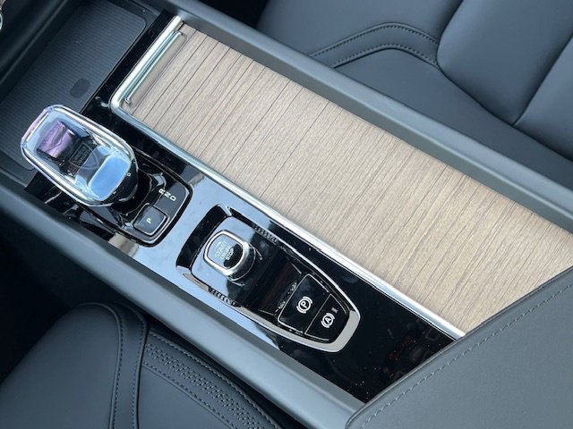 New 2026 Volvo XC60 B5 Plus w/ Protection Package Premier AWD/4WD image 27