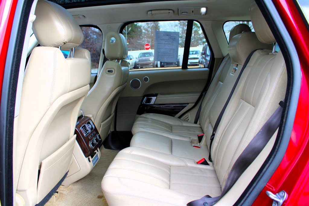Used 2017 Land Rover Range Rover HSE image 14