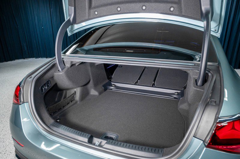 New 2026 Mercedes-Benz E 350 4MATIC Sedan image 7