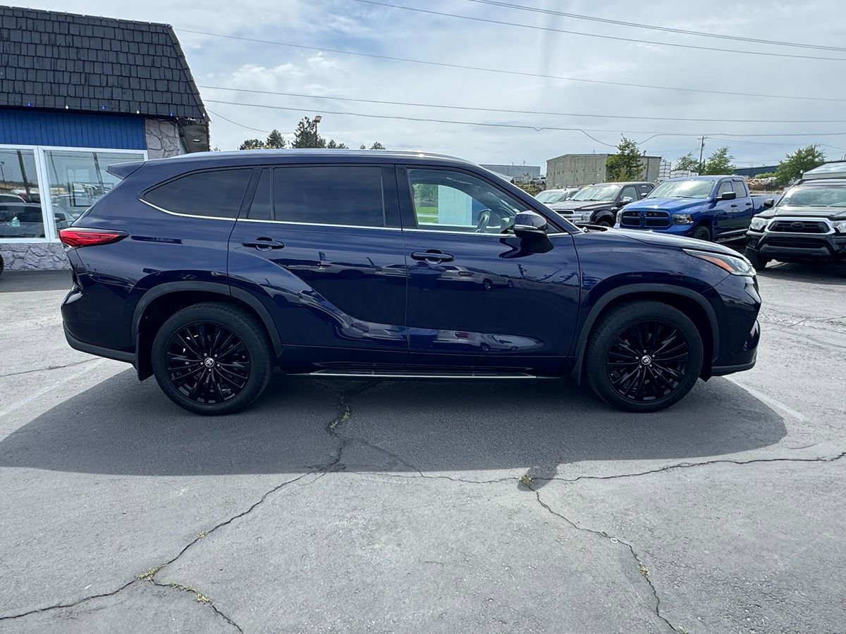 Used 2021 Toyota Highlander Platinum AWD/4WD image 11