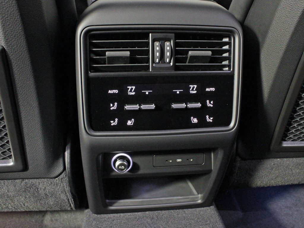 Used 2025 Porsche Cayenne image 35